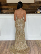 Vestido de fiesta largo de lentejuelas con tirantes finos y corte sirena