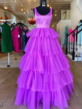 Langes, lila Tüll-Abendkleid mit A-Linien-Linie und Rüschen