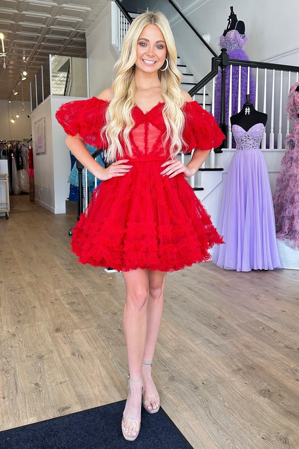 Vestido de fiesta de tul con hombros descubiertos y corte en A
