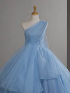 Ballkleid, schulterfrei, Tüll, blau, Rüschen, gestuft, langes Abendkleid