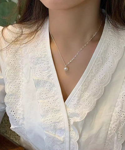 Moderne Halskette aus Sterlingsilber mit doppellagigem Perlenanhänger