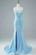 Sexy, eng anliegendes, trägerloses, hellblaues Abendkleid mit Schlitz und Schleppe