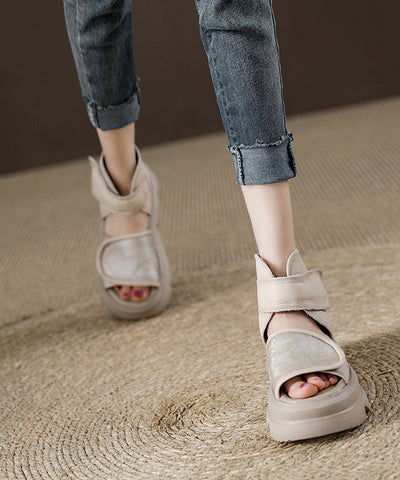 Sandalias vintage marrones con plataforma y tiras con hebilla y punta abierta 