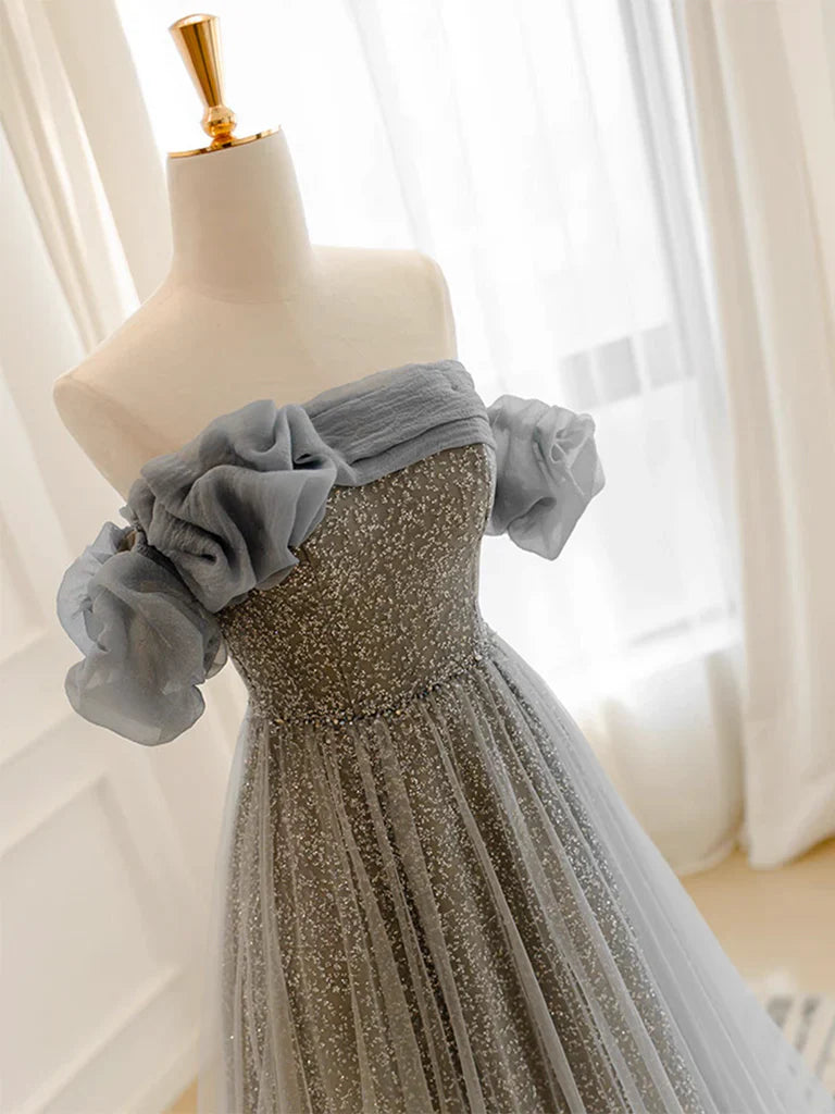 Langes, graues A-Linien-Abendkleid aus Tüll mit Pailletten und Schleppe