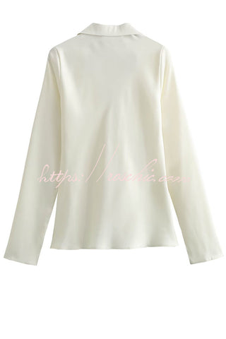 Edith – Lockere Bluse mit Leopardenmuster und Schnürung vorne 