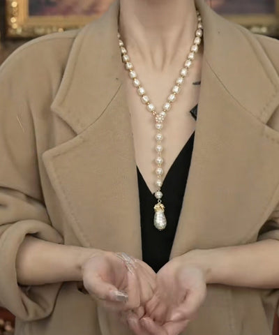 Elegante Halskette mit Pullover-Anhänger aus weißem Sterlingsilber mit Overgilt-Perlen 