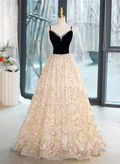 Paillettenbesetztes, hellchampagnerfarbenes, perlenbesetztes Ballkleid mit V-Ausschnitt und langen Trägern