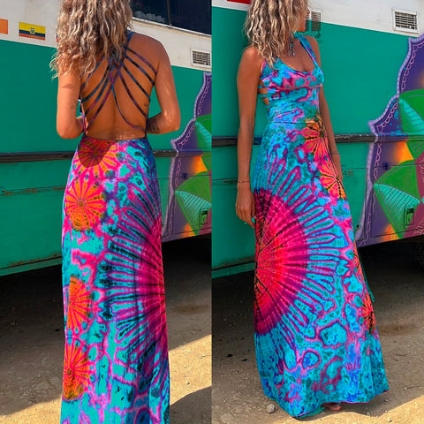 Meridress – Rückenfreies Maxi-Camisole-Kleid mit überkreuztem Design und Batikmuster