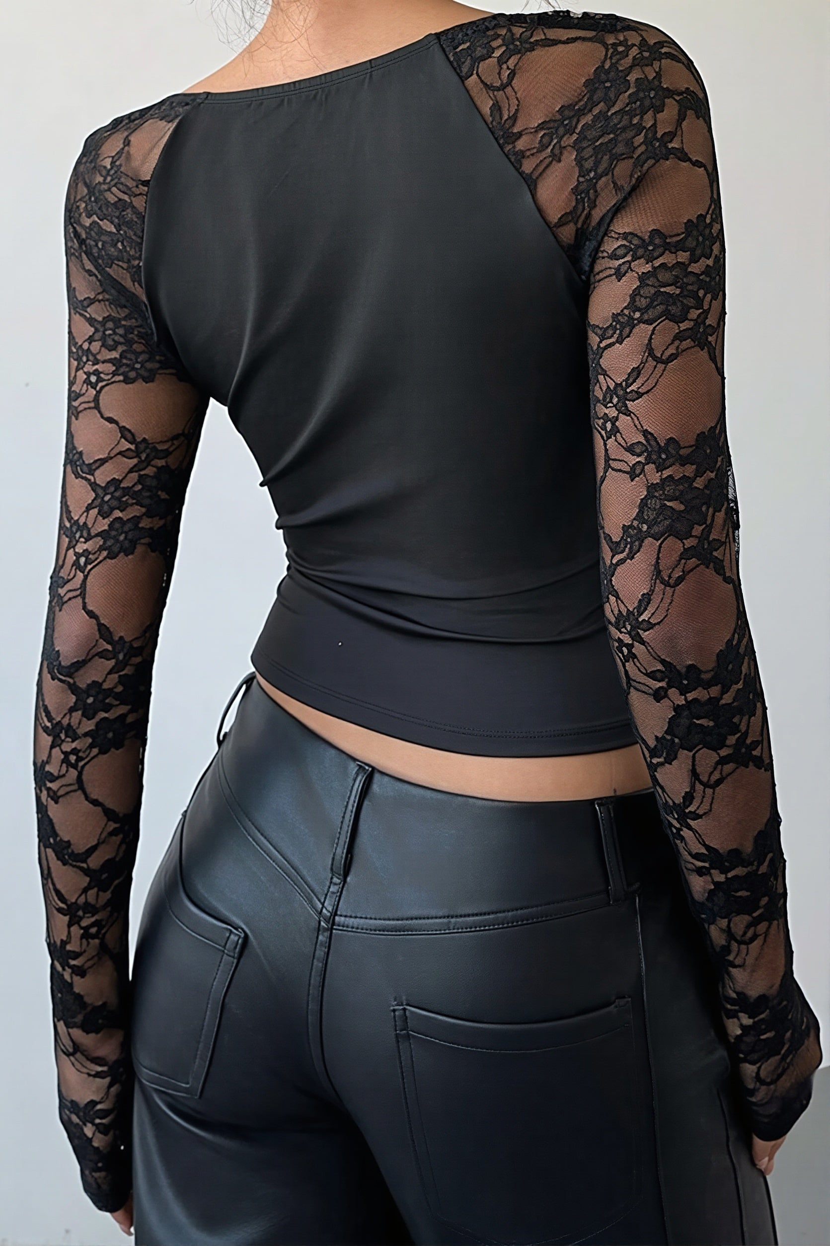 Elegant Cropped Lace Splicing Blouse