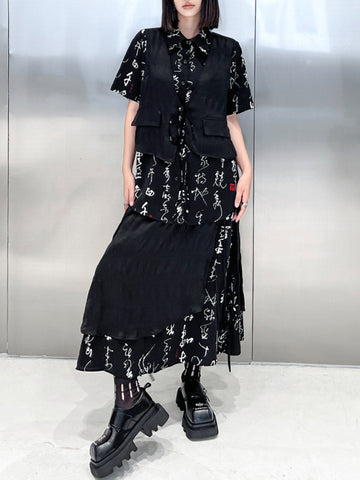 Blusas y camisas con solapas escalonadas, aberturas laterales, estampados, con cordones y dos bolsillos laterales falsos 