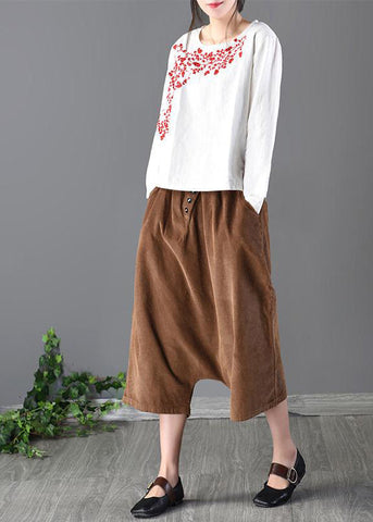 Camiseta de cuello redondo con bordado de flor de ciruelo de primavera 