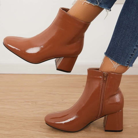 Botines de charol con tacón de bloque y punta cuadrada con cremallera lateral 
