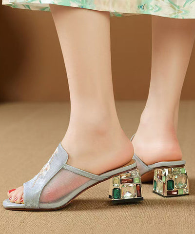 Boutique Sandalen aus klobigem Rindsleder mit Stickerei und Spleißen in Rosa 