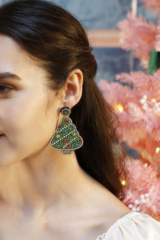 Handgemachte Perlenohrringe in Weihnachtsbaumform 