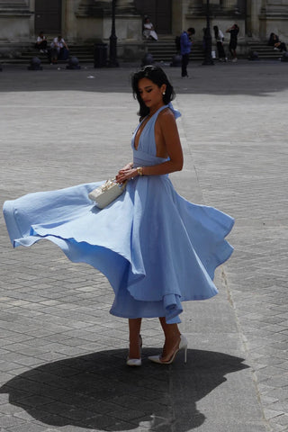 Amalfi Sky - Vestido midi de doble capa con cuello halter 