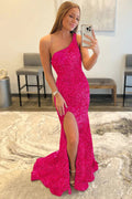 Vestido de fiesta de sirena con un solo hombro, lentejuelas fucsias y abertura