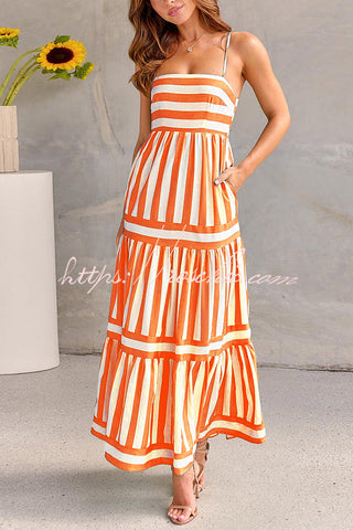 Vestido midi de corte A con bolsillos fruncidos en la espalda y estampado de rayas Beachy Dreams 