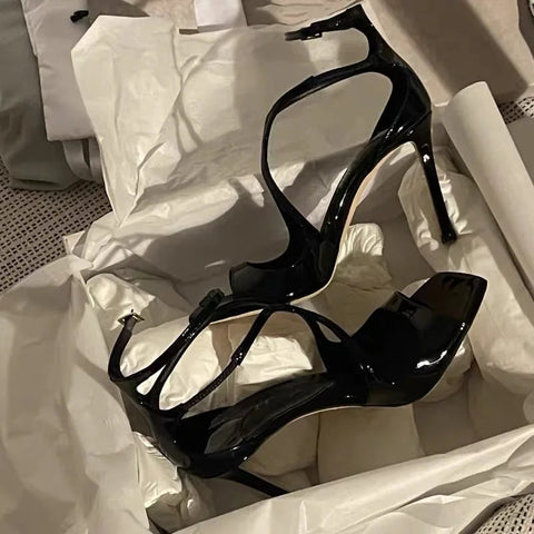 Sandalias romanas con hebilla cruzada de una línea morada para mujer, tacón fino, punta abierta, tacones altos, novedad de verano 