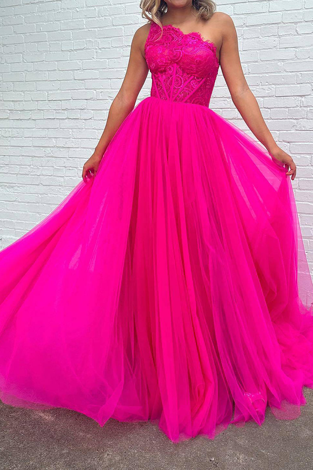 Vestido de fiesta fucsia con corsé, corte A, un hombro y abertura frontal