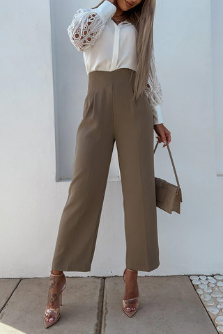 Blusas de moda con cuello vuelto, ahuecadas y lisas 