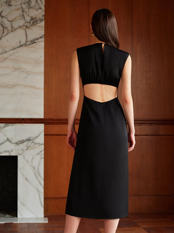 Vestido de tirantes plisado con espalda descubierta y detalles metálicos 