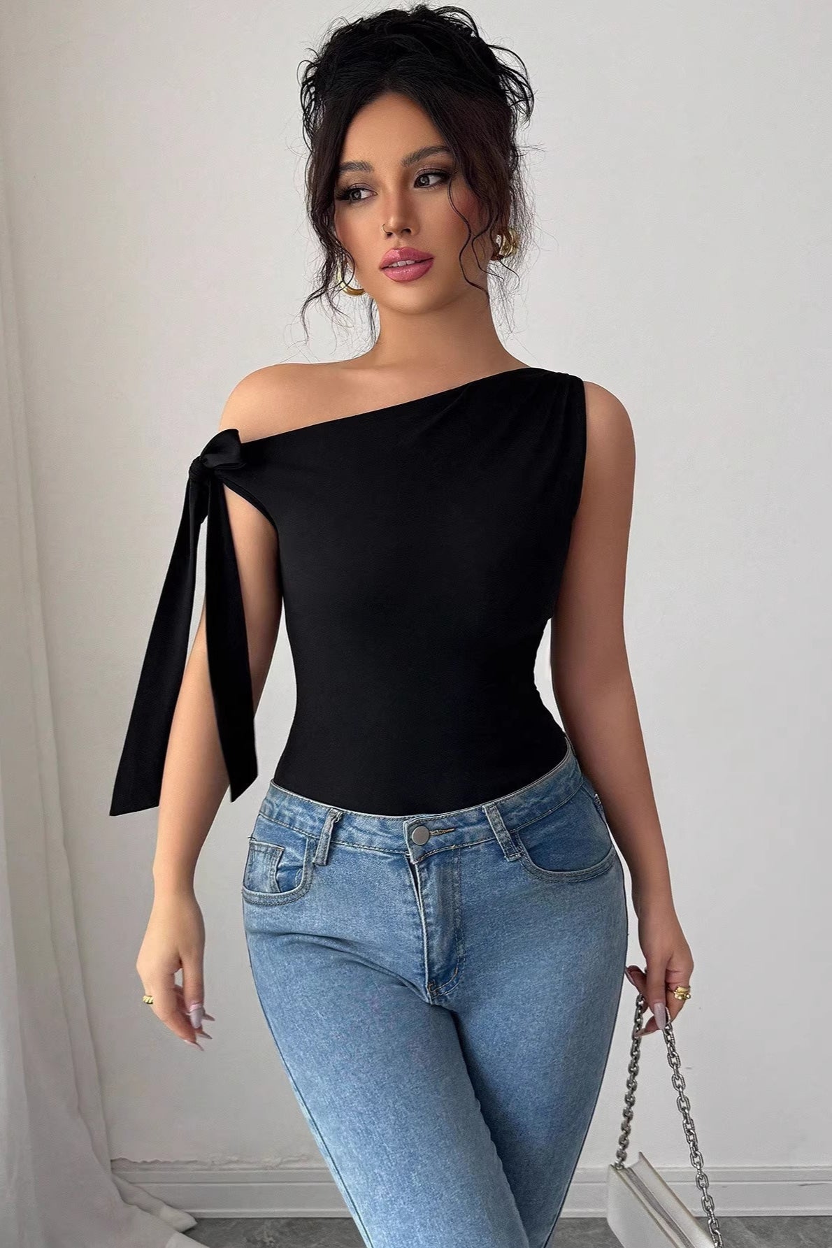 Knot Tie One Shoulder T-shirt