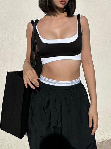 Camiseta sin mangas con diseño de dos capas 