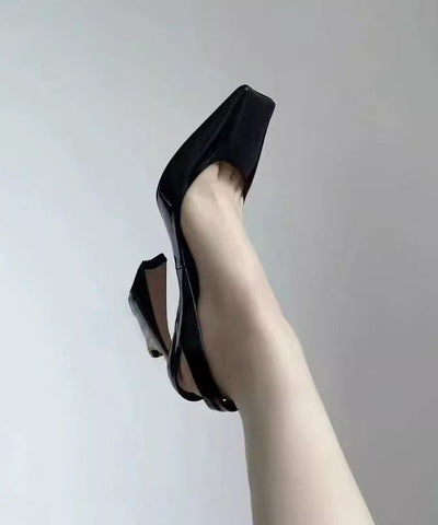 Sandalias de tacón alto con diseño de boutique y punta cuadrada de piel de oveja negra 