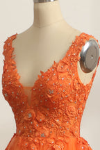 Langes, orangefarbenes Prinzessinnen-Abendkleid in A-Linie mit V-Ausschnitt und Applikationen