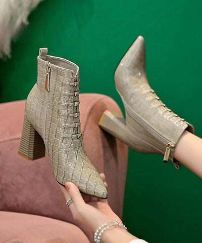 Edle graue Stiefel mit Reißverschluss und klobigem Absatz und spitzer Zehenpartie 