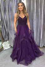Dunkelviolettes, langes A-Linien-Abendkleid mit Spaghettiträgern und Perlenstickerei