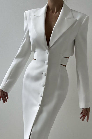 Statement-Blazer-Midikleid mit tiefem V-Ausschnitt und Metalldetails 