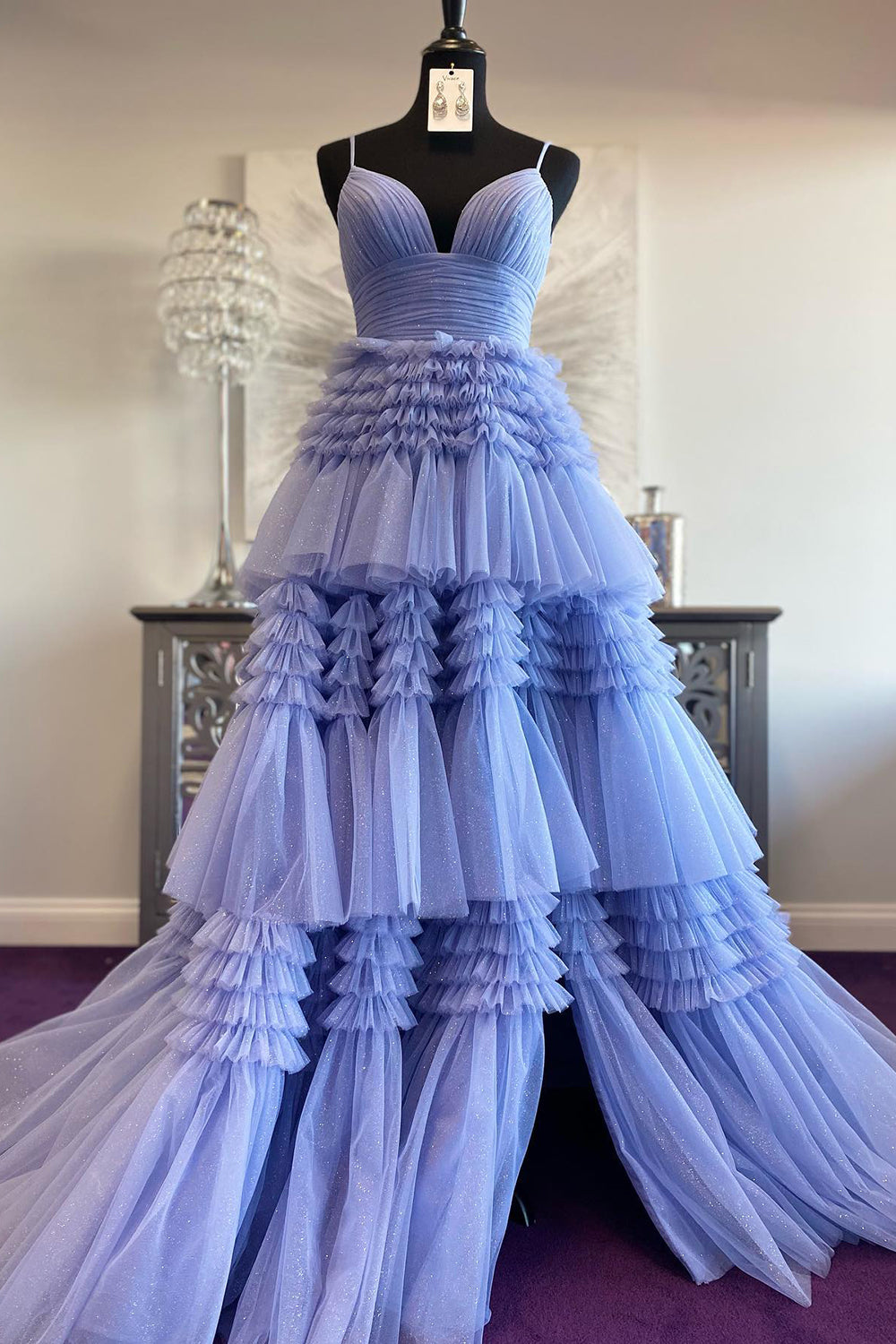 Vestido de fiesta largo rosa con tirantes finos y corte en A y abertura