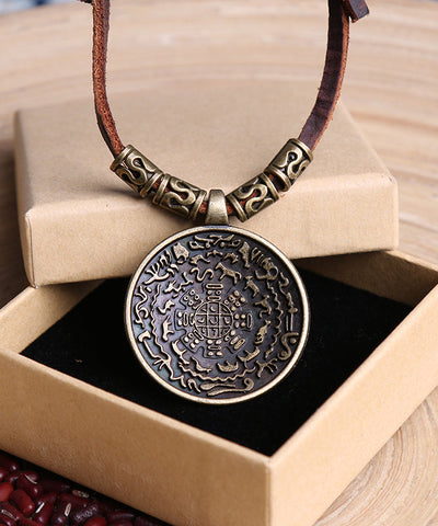 Collar vintage con colgante de cuerda de cuero de aleación marrón 