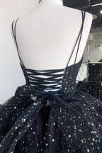A-Linien-Abendkleid mit Spaghettiträgern, gestuftem Tüllrock und asymmetrischem Saum