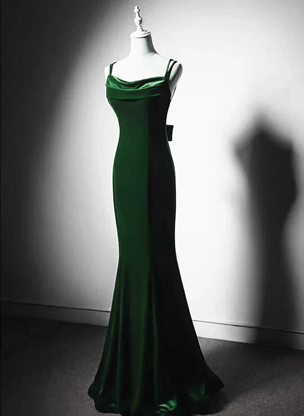 Wunderschönes, rückenfreies, langes Meerjungfrauen-Abendkleid aus Samt – perfekt für Abschlussball, Hochzeit oder andere festliche Anlässe.