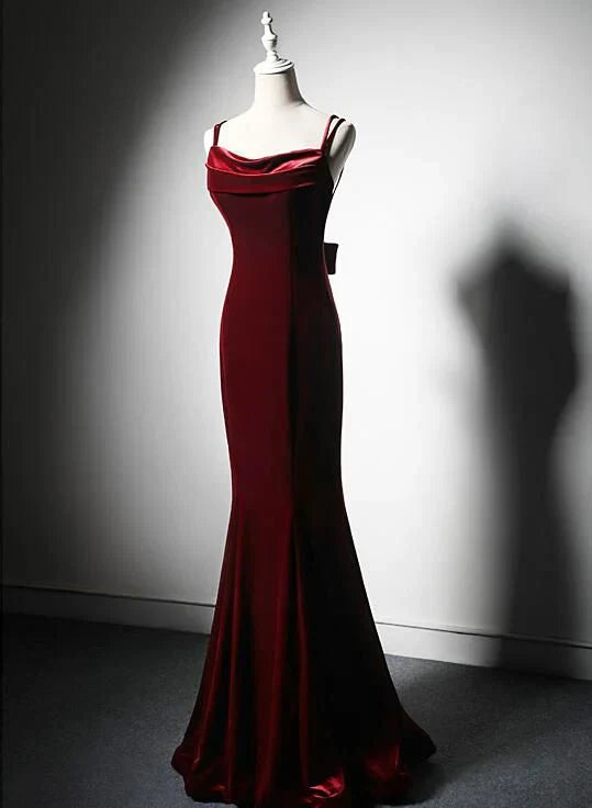 Wunderschönes, rückenfreies, langes Meerjungfrauen-Abendkleid aus Samt – perfekt für Abschlussball, Hochzeit oder andere festliche Anlässe.