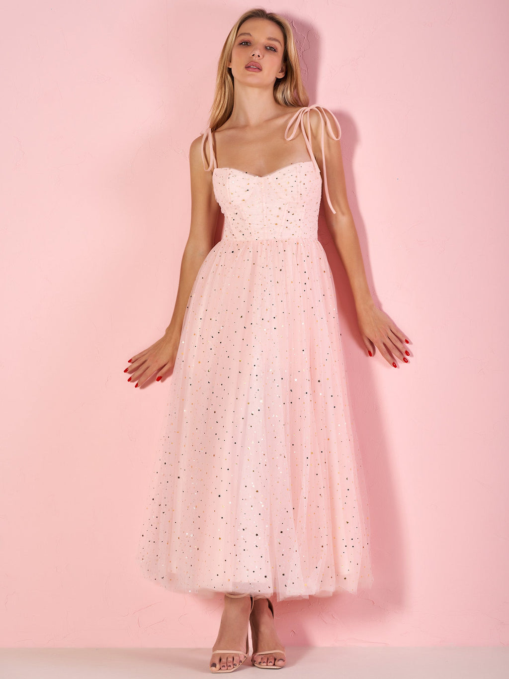 Maxi-Abendkleid aus Tüll mit Herzausschnitt und Sternenhimmel