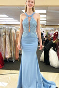 Langes, himmelblaues Meerjungfrauen-Abendkleid mit offenem Rücken