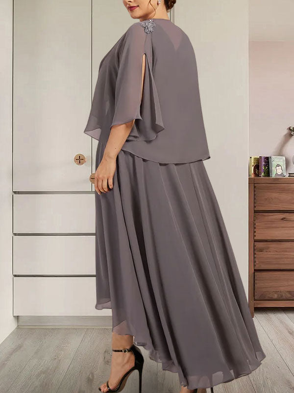 A-Linien-Kleid aus Chiffon mit V-Ausschnitt, asymmetrischem Muster und Perlen- und Paillettenbesatz für die Mutter der Braut