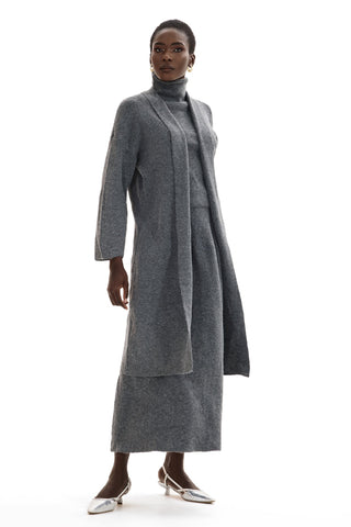 Set aus langärmliger Strickjacke, ärmellosem Oberteil mit hohem Kragen und Maxirock 