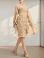 Etuikleid/Säulenkleid mit Illusion-Ausschnitt, knielang, aus Chiffon mit Spitze, Kaskadenrüschen und Pailletten für die Mutter der Braut