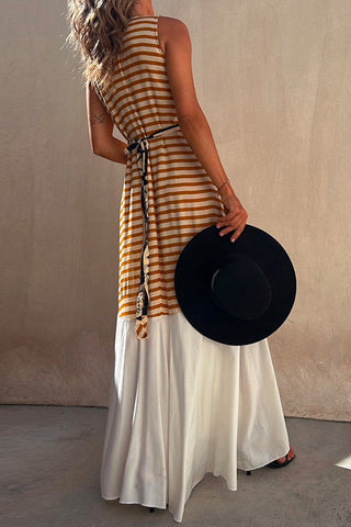 Vestido largo Meridress con cuello en V, sin mangas y estampado de empalme
