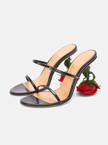 Sandalias con tiras y tacones rosas 