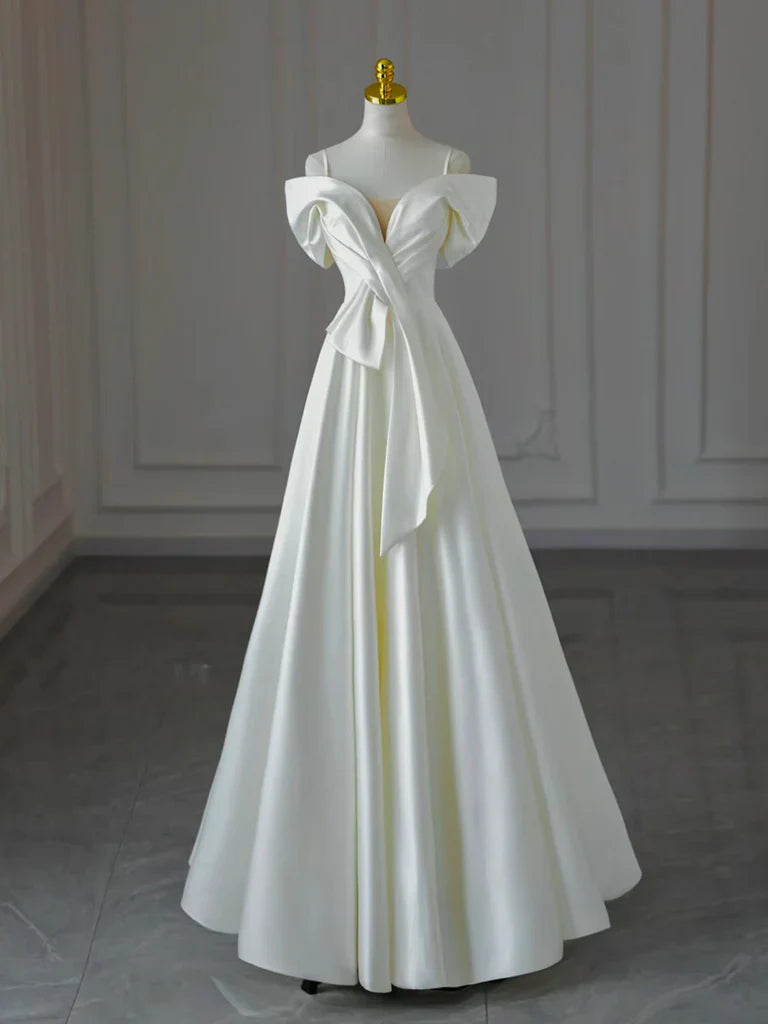 Vestido de fiesta largo de satén blanco con hombros descubiertos y corte A 