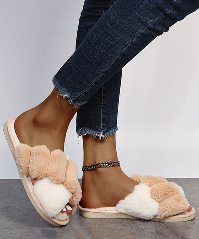 Nuevas zapatillas rosas con pelo peludo ajustado y tiras cruzadas 