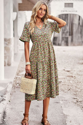Vestido midi floral con escote en V y mangas con volantes 