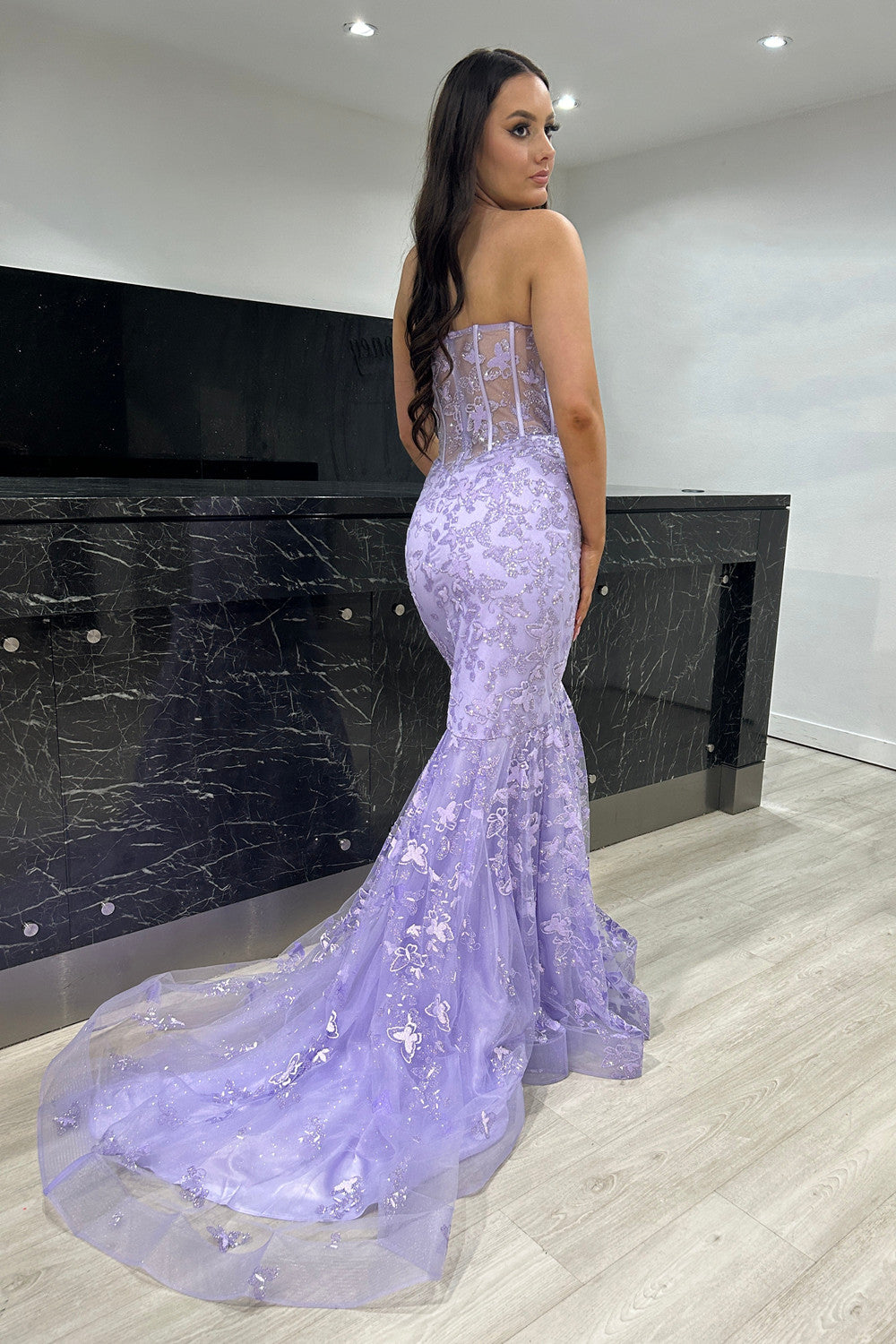 Wunderschönes, blaues Meerjungfrauen-Abendkleid mit Korsett und Stickereien