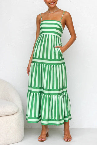 Vestido largo de rayas con bloques de color y volantes con tirantes finos de Meridress
