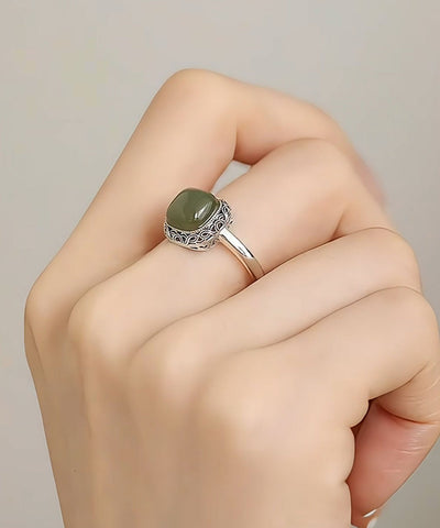 Conjunto de dos piezas de pulsera y anillos con dijes de jade en plata esterlina verde claro de Boutique 
